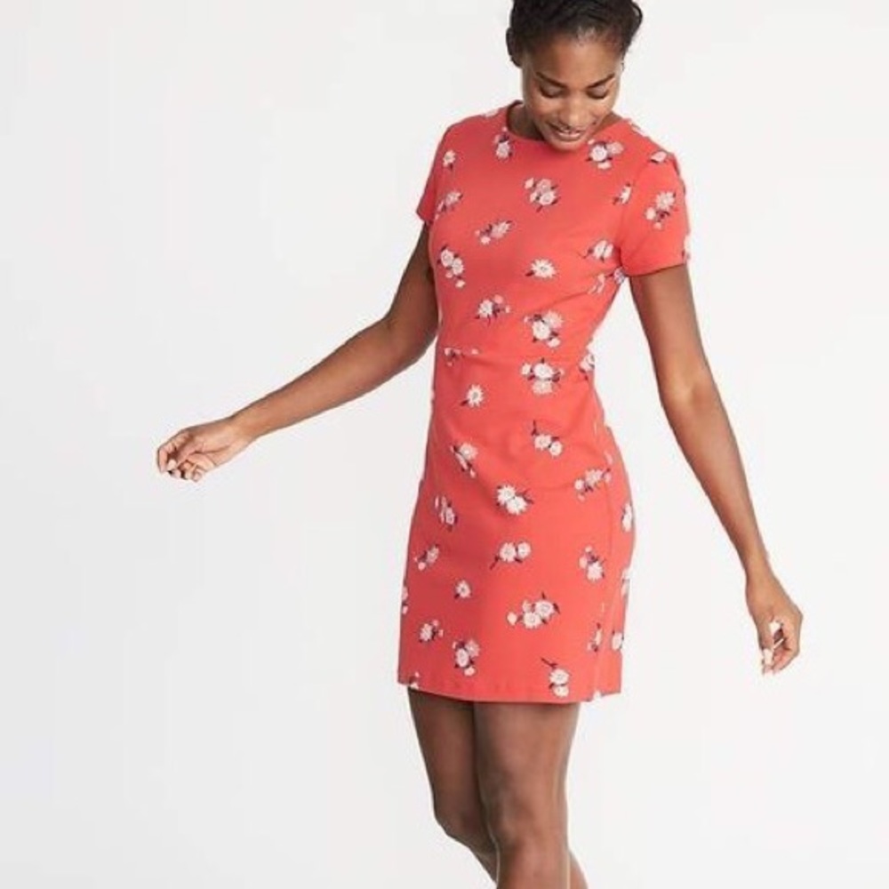 Old Navy short sleeved ponte-knit sheath dress size medium